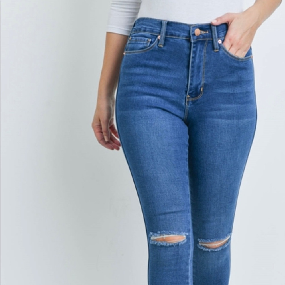 DENIM 4 US  JUNIORS SKINNY JEANS NWT